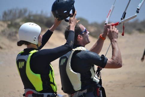 2-hour kitesurfing lesson in group lessons in Essaouira