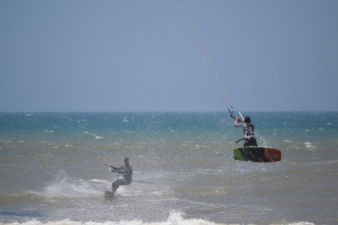 15-hour kitesurfing course in group lesson in Essaouira