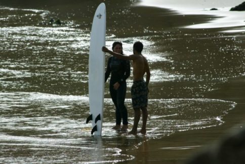 Stage de surf de 10h à Essaouira: cours collectif pour débutant et intermédiaire